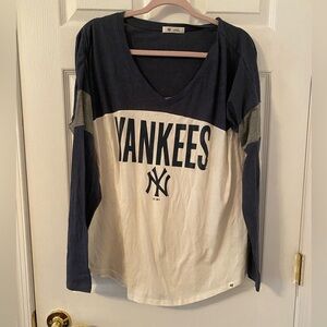 Long sleeved NY Yankees
